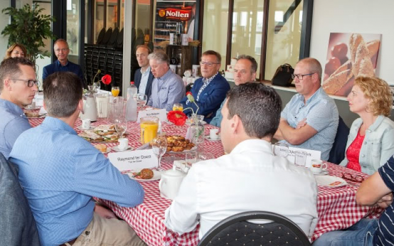 Minister Henk Kamp bezoekt ondernemend Hengevelde